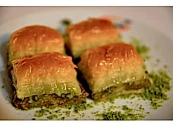 Fıstıklı Yaş Kaymaklı Baklava